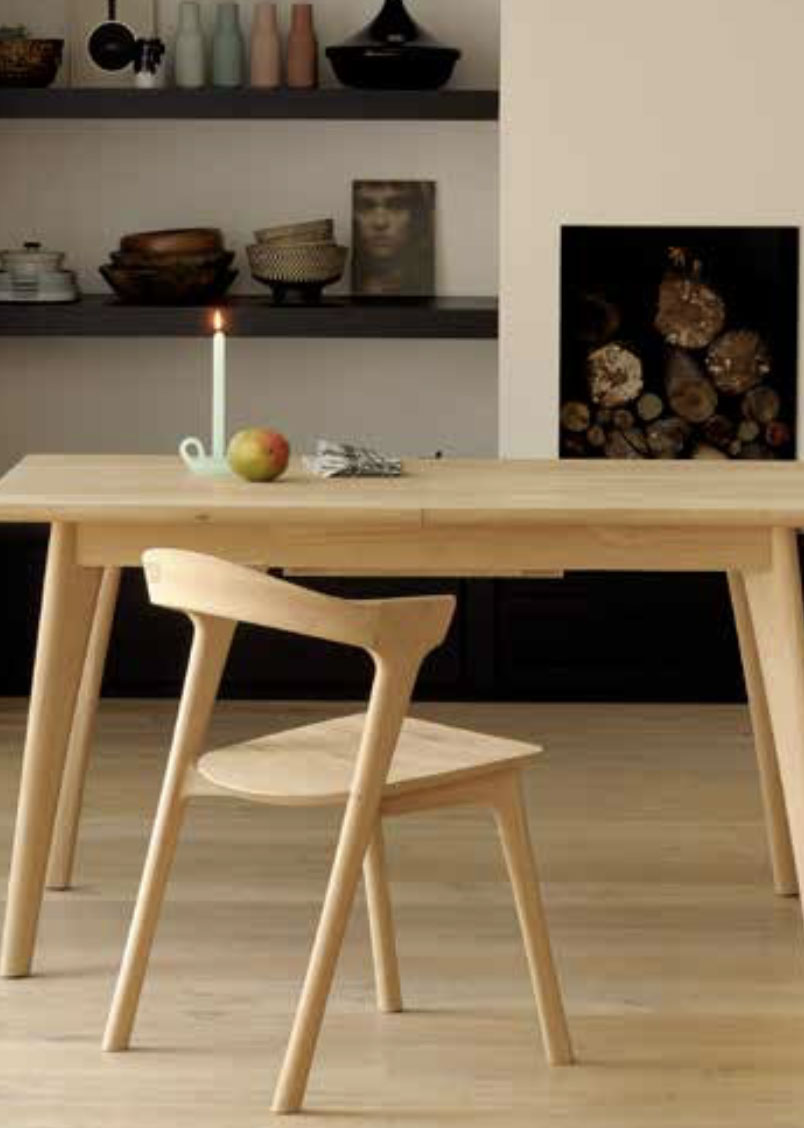 Tisch und Stuhl