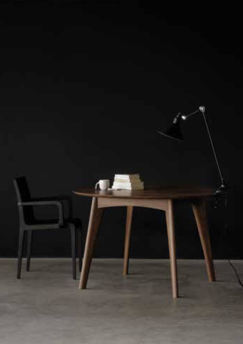Tisch und Stuhl